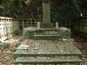 徳川昭訓の墓