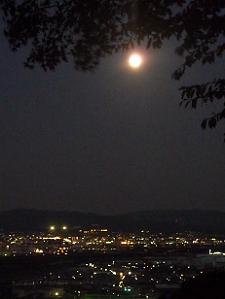 展望台から見た中秋の名月