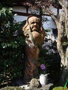 達磨大師の像