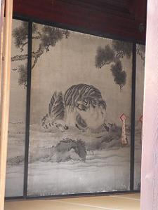 虎の襖絵