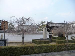 妙顕寺の入り口