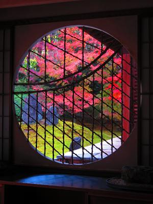 吉野窓から見る波心の庭