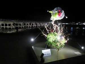 生け花と渡月橋