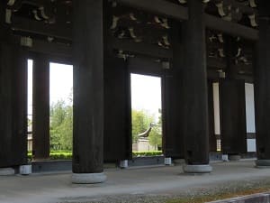 三門の柱