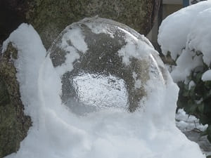 円形の氷