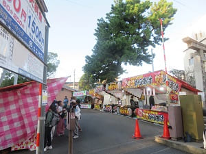 鳥居付近のお店