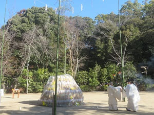 積まれた八幡御神矢