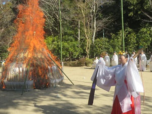 里神楽の奉納