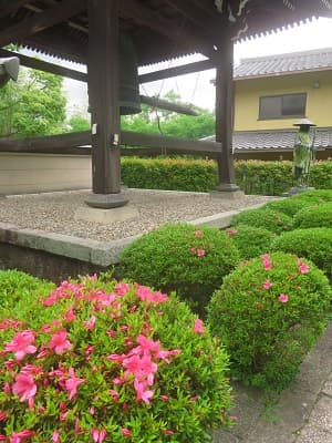 サツキと梵鐘