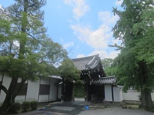 南側の山門