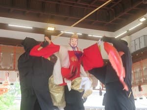 鯛を釣り上げるゑびすさま