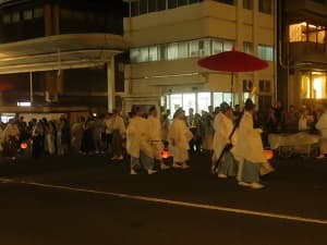 宮本組神宝奉持列