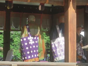舞殿に整列