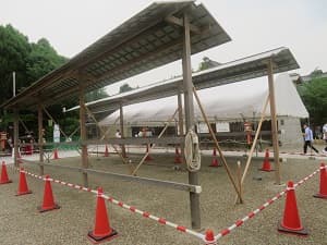 提灯の準備中
