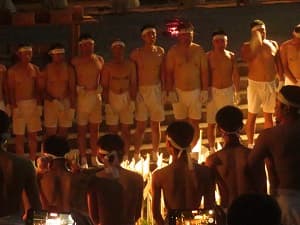 裸男たち