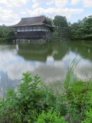 栖鳳池と尚美館