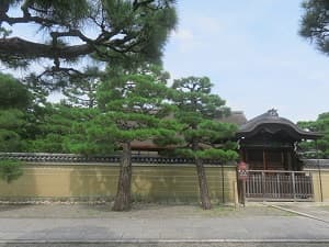 法堂の裏側