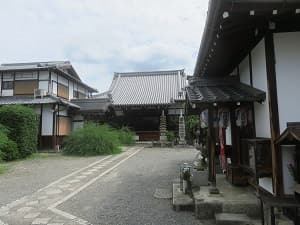 境内