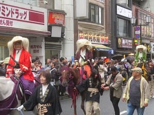 隊長（左）、参謀（中）、司令長（右）