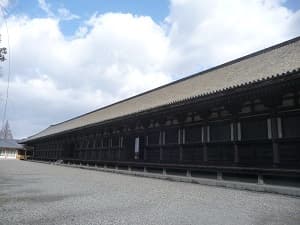 三十三間堂の西側