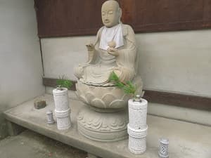 縁側のお地蔵さま