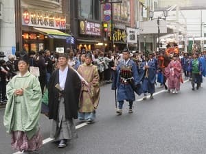 足利将軍の後方