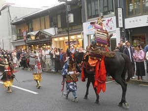 楠木正成の後ろ姿