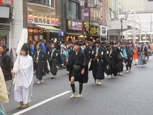 中座、下雑色、上雑色、従者